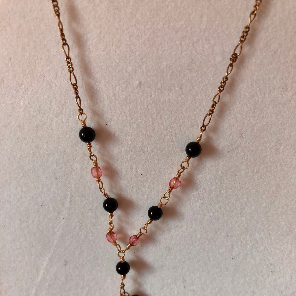 Vintage Petite Black and pink beaded necklace - Picture 5 of 5